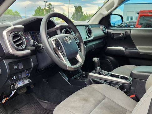 Used 2020 Toyota Tacoma SR5 AWD/4WD image 7