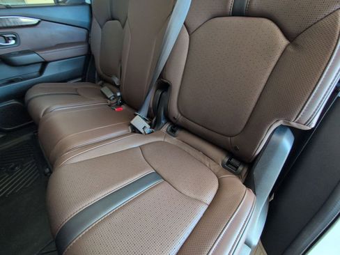 Used 2024 Honda Pilot Elite image 18