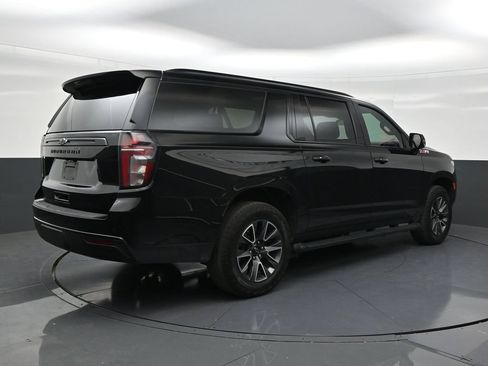 Used 2024 Chevrolet Suburban Z71 w/ Luxury Package AWD/4WD image 5