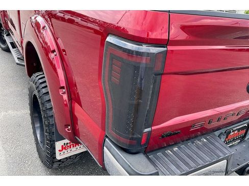 Used 2017 Ford F250 Lariat w/ Lariat Value Package AWD/4WD image 29
