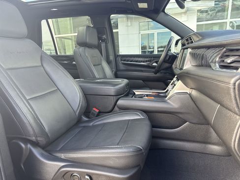Used 2023 GMC Yukon Denali image 29