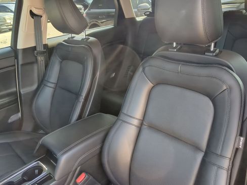 Used 2024 Lincoln Corsair Reserve image 10