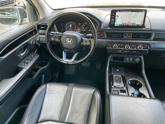 Used 2023 Honda Pilot Touring image 8