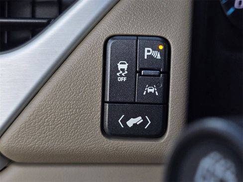 Used 2020 GMC Yukon SLT w/ Premium Edition image 19