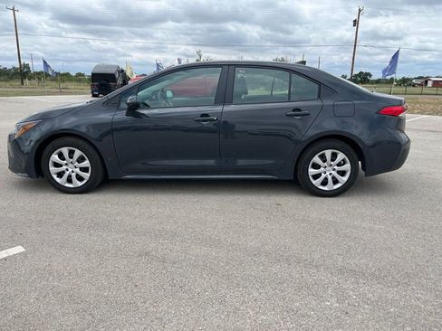 Used 2026 Toyota Corolla LE FWD image 2