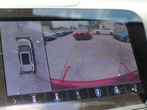 Used 2021 Chevrolet Equinox Premier FWD image 14