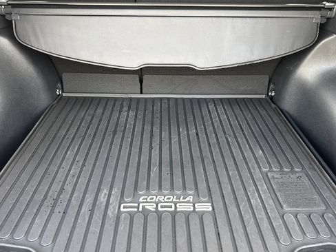 Certified 2025 Toyota Corolla Cross XLE image 12