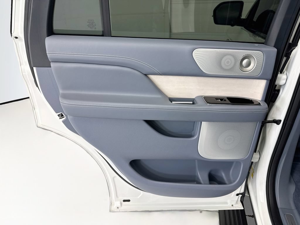 Used 2024 Lincoln Navigator Black Label AWD/4WD image 24