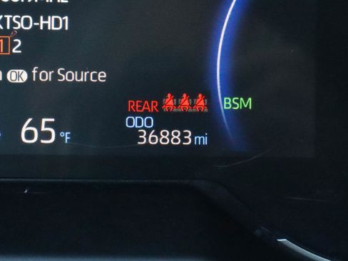Used 2025 Toyota RAV4 XLE AWD/4WD image 26