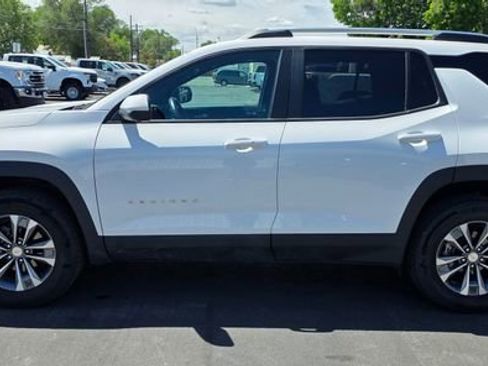 Used 2025 Chevrolet Equinox LT w/ Convenience Package II AWD/4WD image 4