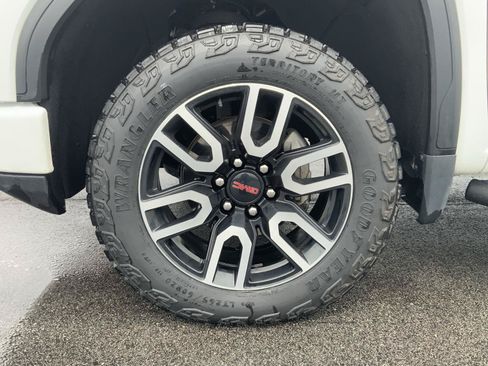 Used 2023 GMC Sierra 1500 AT4 w/ AT4 Premium Package AWD/4WD image 21