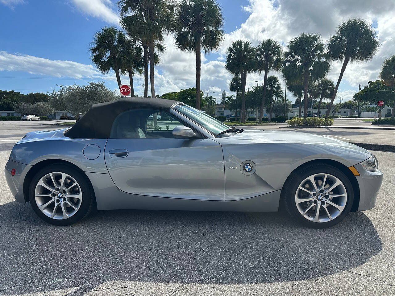 Used 2006 BMW Z4 3.0i RWD image 7