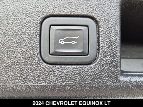Used 2024 Chevrolet Equinox LT FWD image 24
