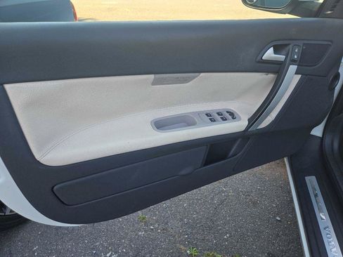Used 2012 Volvo C70 T5 w/ Climate Pkg FWD image 10