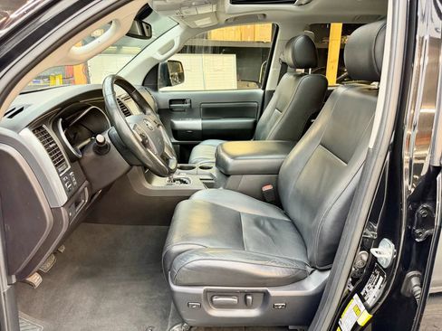 Used 2019 Toyota Sequoia TRD Sport image 9