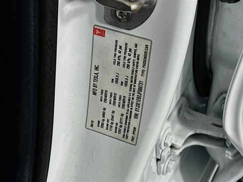 Used 2018 Tesla Model 3 Long Range AWD/4WD image 12