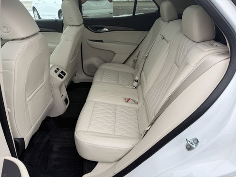 Used 2023 Buick Envision Avenir image 10