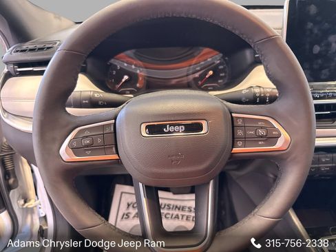 Used 2025 Jeep Compass Limited AWD/4WD image 15
