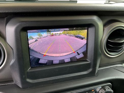 Used 2022 Jeep Wrangler Unlimited Sport AWD/4WD image 14