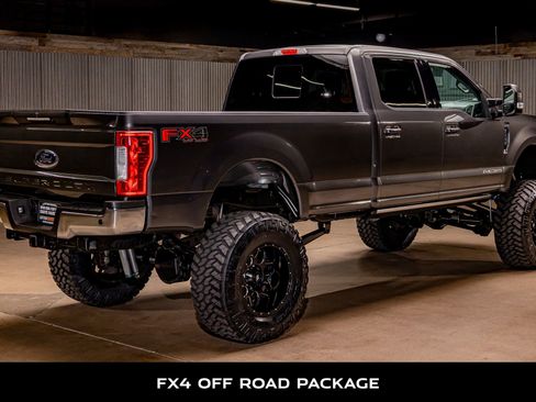 Used 2017 Ford F250 Lariat w/ Lariat Ultimate Package image 9