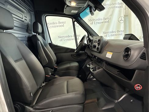 New 2025 Mercedes-Benz Sprinter 2500 image 11