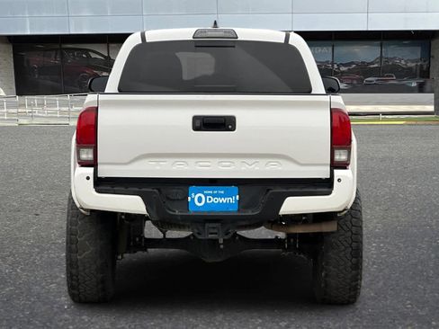 Used 2018 Toyota Tacoma TRD Sport w/ Technology Package image 7