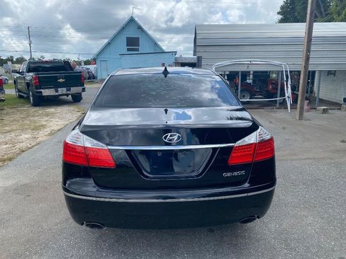 Used 2011 Hyundai Genesis 3.8 RWD image 8