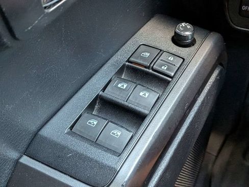 Used 2018 Toyota Tacoma TRD Off-Road AWD/4WD image 24
