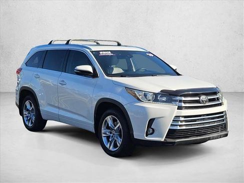 Used 2019 Toyota Highlander Limited image 3