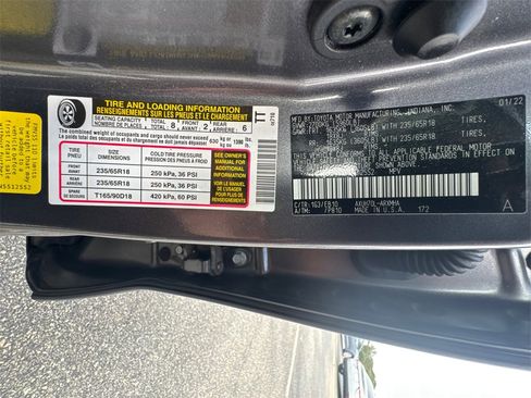 Certified 2022 Toyota Highlander XLE image 34