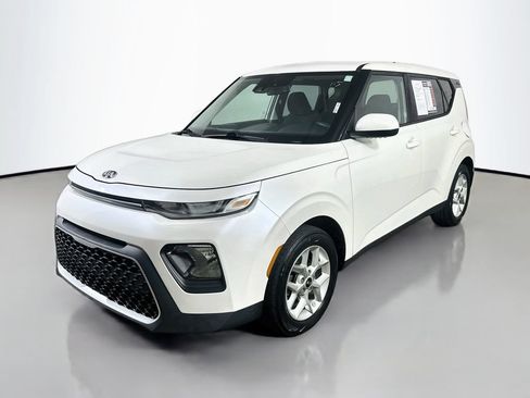 Used 2020 Kia Soul S FWD image 3