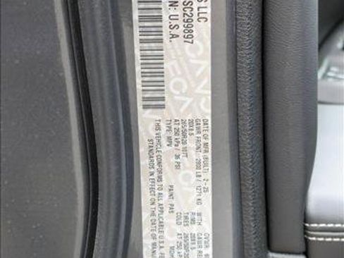 New 2025 Jeep Grand Cherokee Altitude image 17