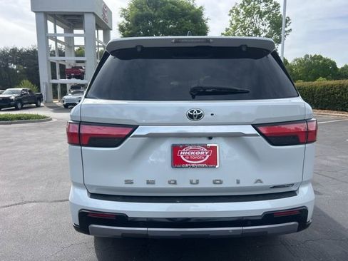 Used 2025 Toyota Sequoia Capstone AWD/4WD image 8