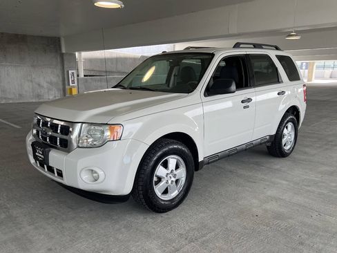 Used 2009 Ford Escape XLT AWD/4WD image 10