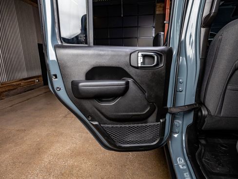 Used 2025 Jeep Gladiator Willys image 38