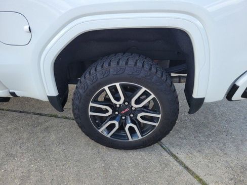 Used 2024 GMC Sierra 1500 AT4 w/ Technology Package image 9