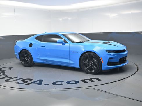 Used 2023 Chevrolet Camaro SS RWD image 2