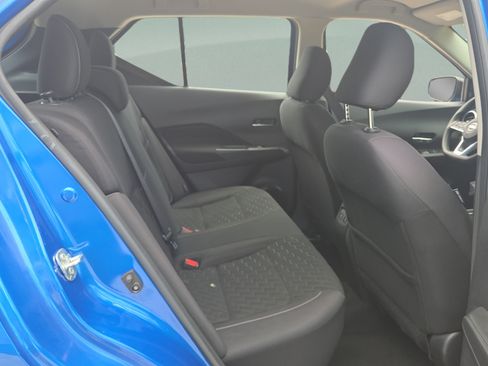 Used 2022 Nissan Kicks SV FWD image 18