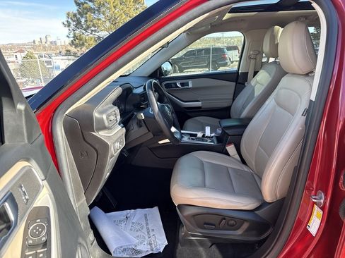 Certified 2022 Ford Explorer XLT w/ Equipment Group 202A image 11