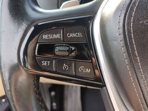 Used 2023 BMW 530e xDrive image 32