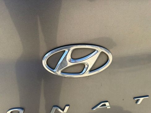 Used 2018 Hyundai Sonata SE FWD image 16