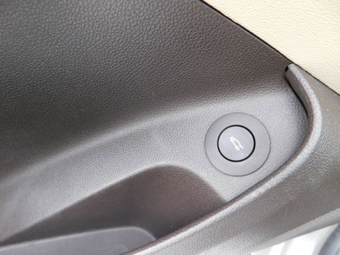 Used 2016 Buick Regal Premium image 30