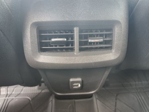 Used 2022 Chevrolet Equinox LT FWD image 28