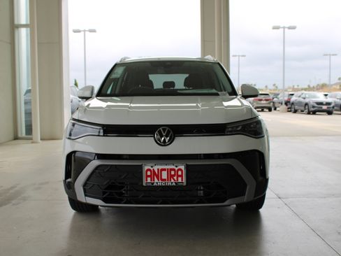 New 2025 Volkswagen Taos SE image 7