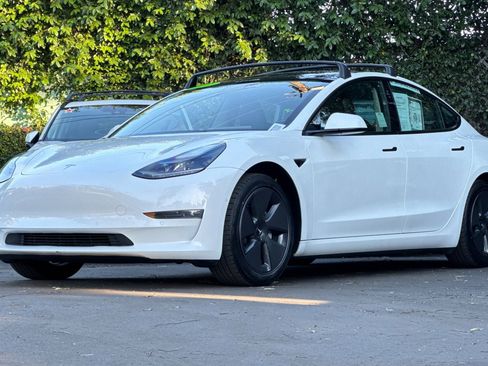 Used 2022 Tesla Model 3 image 8