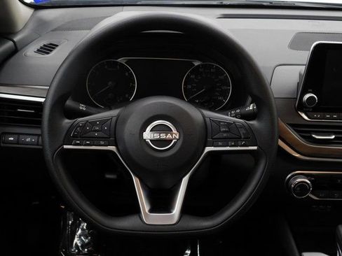 Used 2024 Nissan Altima 2.5 SV image 27