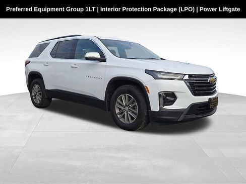 Used 2023 Chevrolet Traverse LT image 1