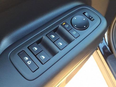 Used 2025 Hyundai Santa Fe SE image 14