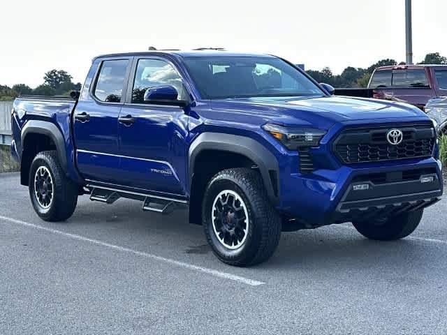 Used 2024 Toyota Tacoma TRD Off-Road AWD/4WD image 31