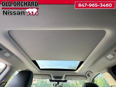 Used 2024 Nissan Pathfinder SL w/ SL Premium Package image 12